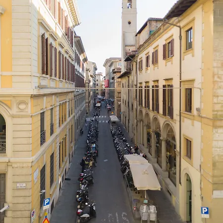Arnobio Florence Suites-2